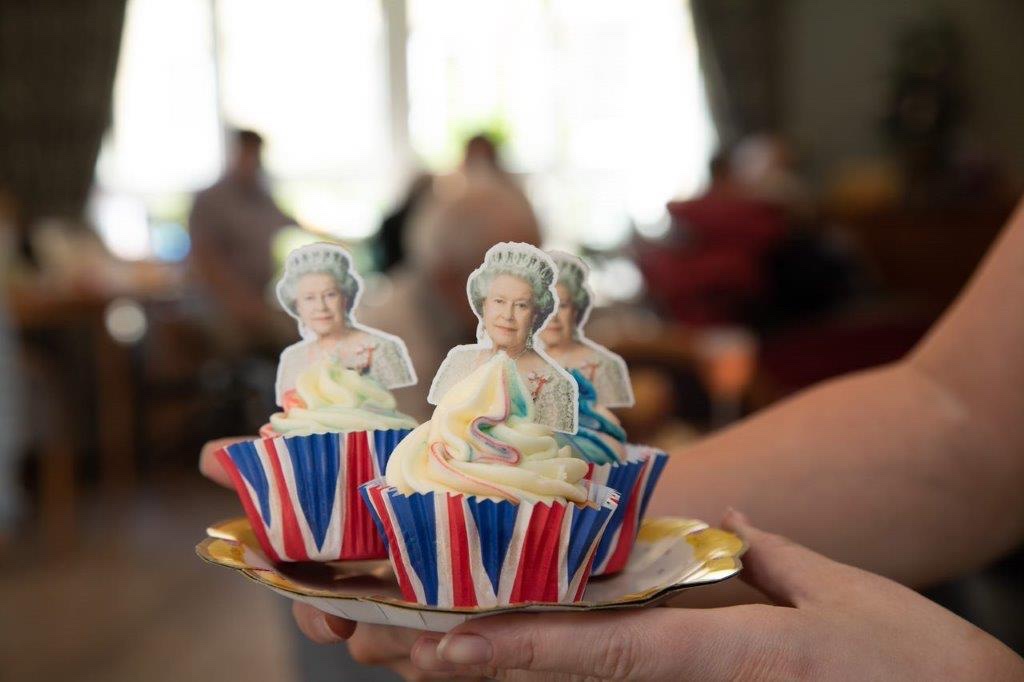 Queen Themed Cupcakes For Jubilee