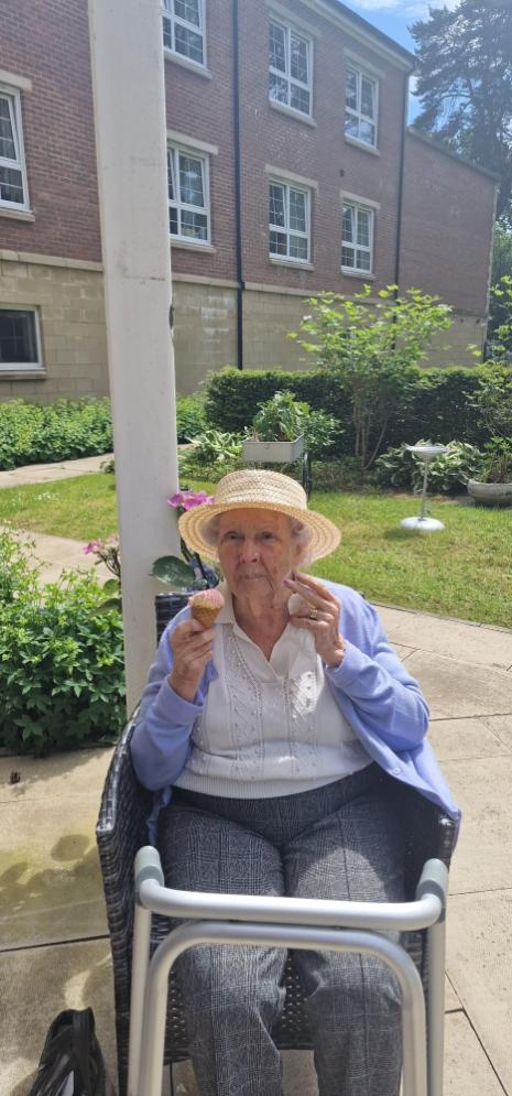 resident-eating-ice-cream